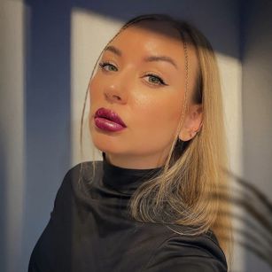 Model - DemiMoore dance