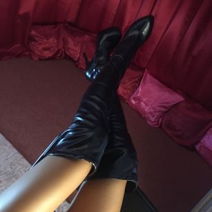 Model - Naughty_Ruby Striptease