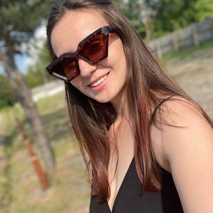 Model - PleasantKittyforU Brunette