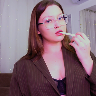 Model - Stella Louder shy