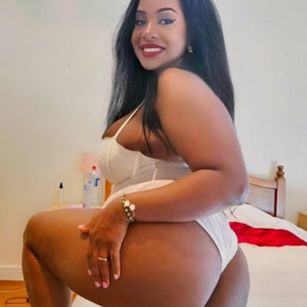 Model - Jasmine Fields twerking
