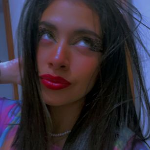 Model - pradax latina