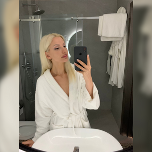 Model - BlondeinBlack01 white