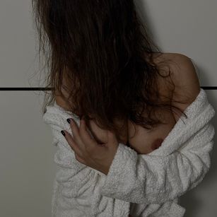 Model - yourkittenLika bigboobs