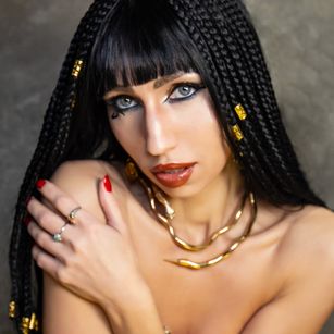 Model - MeganLuxstar bdsm