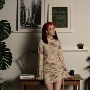 Model - Melissa_Pratt oil