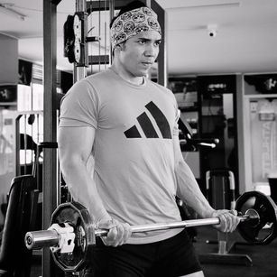 Model - Esteban Alvarado CALIENTE