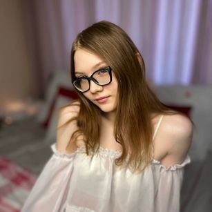 Model - Tessa smalltits