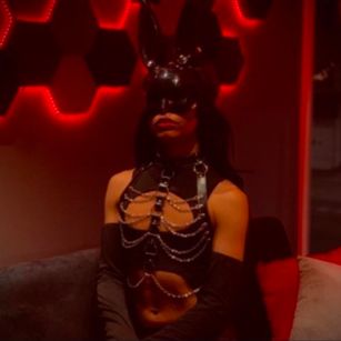 Model - Mistress Kaori Fetish