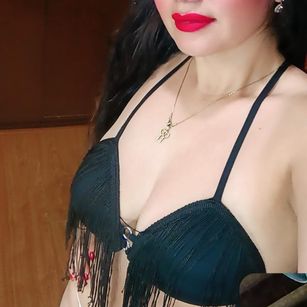 Model - Sarah Hills blowjob