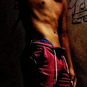 Model - HotPaisa Dominante