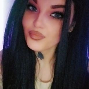 Model - FreyaParker LUSH