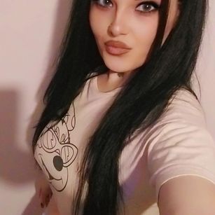 Model - FreyaParker GODDESS