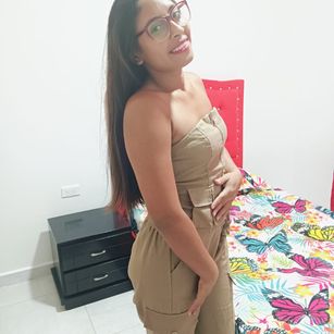 Model - Im_Tania Pussywet