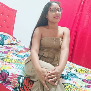 Model - Im_Tania Playroll