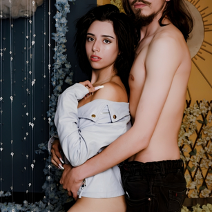 Model - Ariana Roux Cum