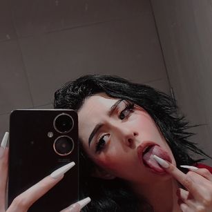 Model - Ariana Roux Anal