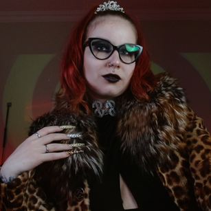 Model - Amanita Pantherina cuckold