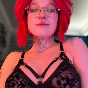 Model - Lucious Foijieh striptease