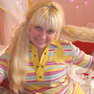 Model - Sylvia luxury Legs bigass