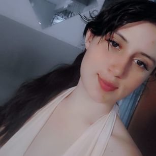 Model - Messy deepthroat hot