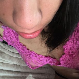 Model - cleoxxx22 feet