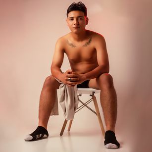 Model - Max Brown ass