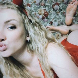 Model - MillaHot strip