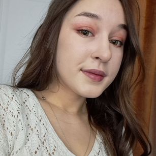 Model - Liya  shaved