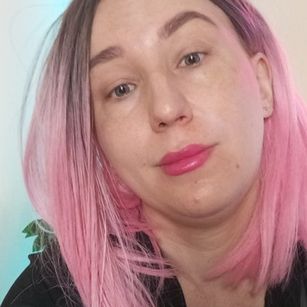 Model - Lady Angela bigboobs