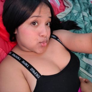 Model - Emily  Doux latina