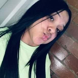 Model - Emily  Doux moan