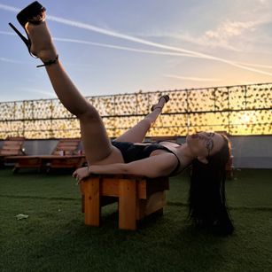 Model - VictoriaLane findom