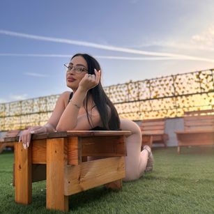 Model - VictoriaLane findom