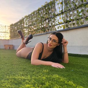 Model - VictoriaLane joi