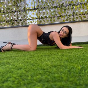 Model - VictoriaLane findom