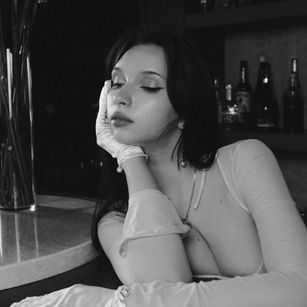 Model - Mari Nette young