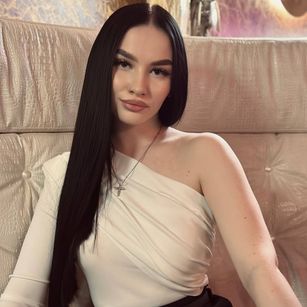 Model - Eva blackhair