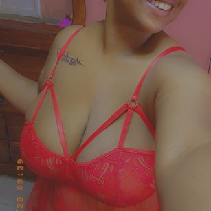 Model - Busty Mandy mistress