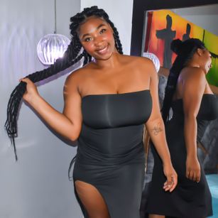 Model - HannahRed toys