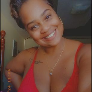 Model - Busty Mandy ebony