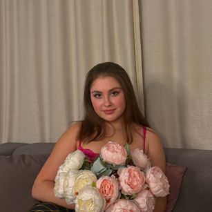 Model - AmyStawart shy