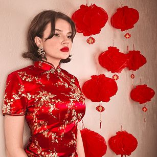 Model - JunneWers stockings