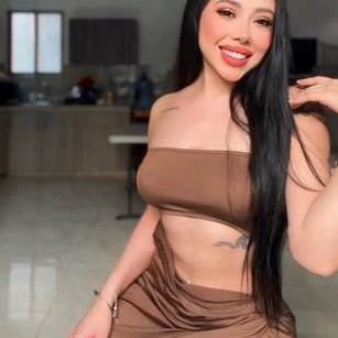 Model - mueca bella fisting