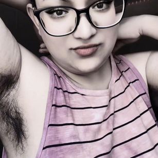 Model - Goddess Sonia bigbelly