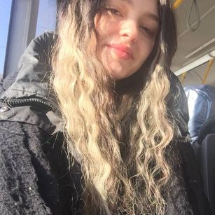 Model - LucyGoldi teen