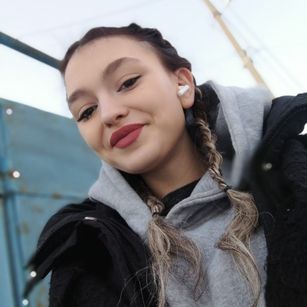 Model - LucyGoldi cei