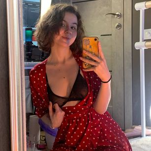 Model - Frances teen