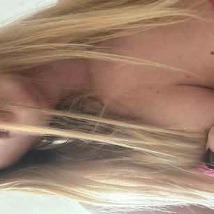 Model - Karriin tits