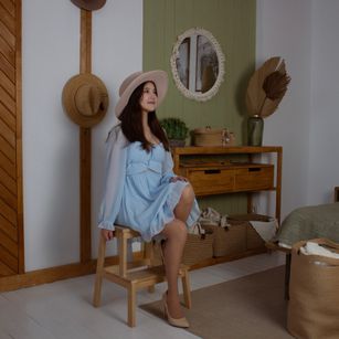 Model - AngelikaBarnes ass